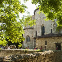 Laissez-vous conter l'histoire de Montaut-les-Créneaux par un guide du Pays d'art et d'histoire