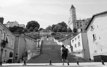 Zoom sur l'escalier monumental