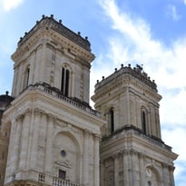 Poussez les portes de la cathédrale Sainte-Marie !