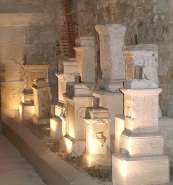 Visite libre : découvrez le musée archéologique et les salles de la pharmacie de l'amiral Boué de Lapeyrère et du maréchal Lannes