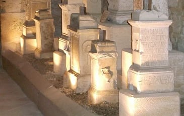 Visite libre : découvrez le musée archéologique et les salles de la pharmacie de l'amiral Boué de Lapeyrère et du maréchal Lannes