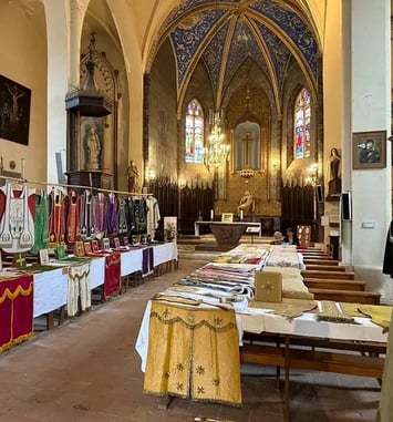 Exposition de vêtements liturgiques